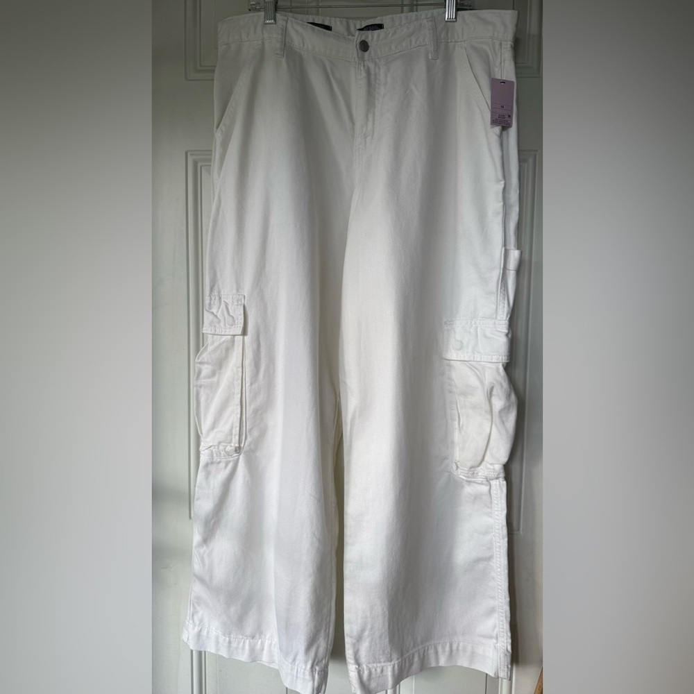 🎯60% OFF!Wild Fable White Mid Rise Cargo Baggy Jeans - Picture 4 of 9